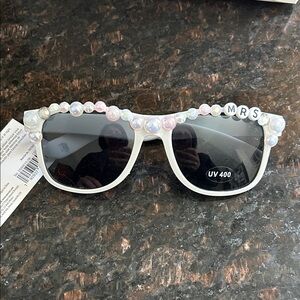 White Beaded Women’s Sunglasses with Iridescent Accents - MRS Detail